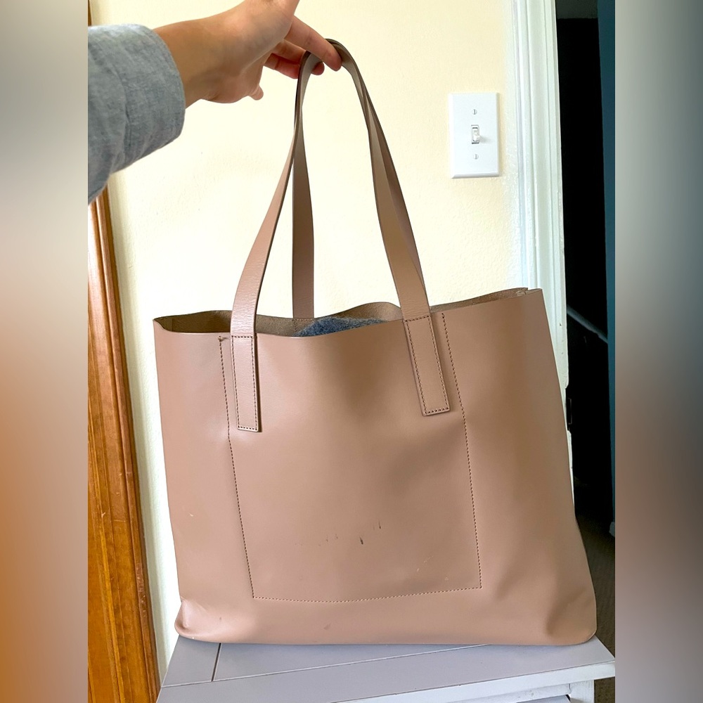Everlane day market tote light taupe